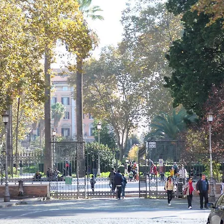 Domus Farnese * רומא