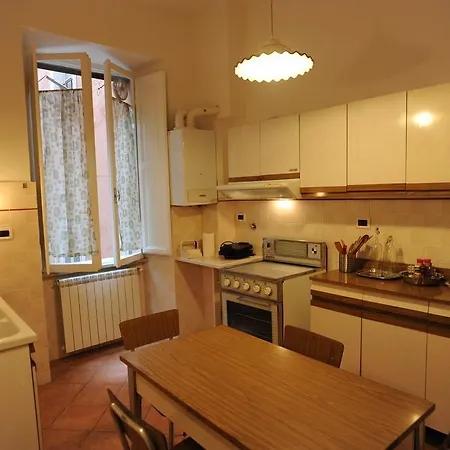 Domus Farnese * רומא